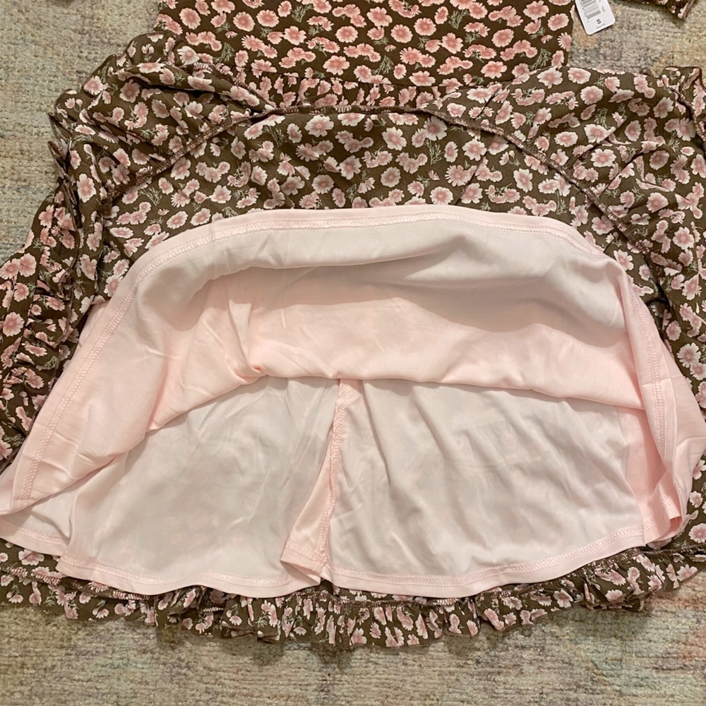 NWT and BOGO!! Kidpik Brown Daisy Ruffle Tiered Dress - Picture 6 of 10